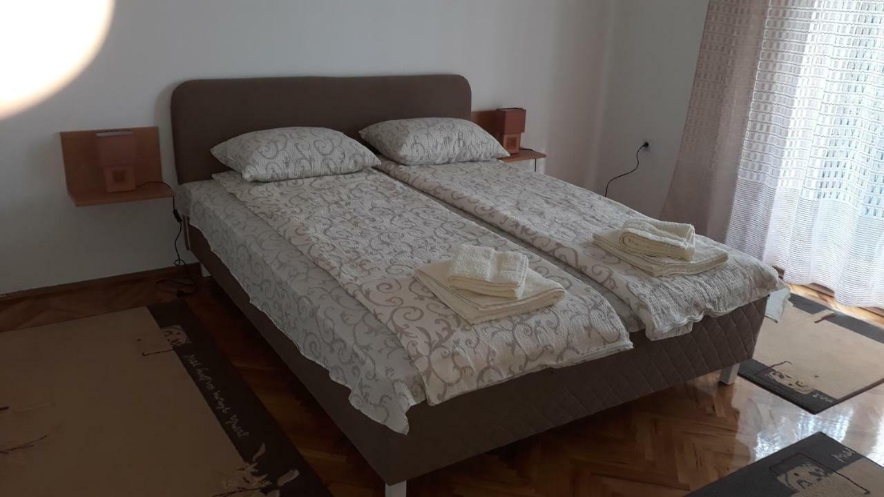 Lela Apartment *